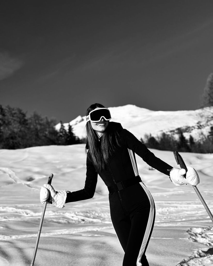 Ηλιάνα Παπαγεωργίου: Έφερε το… καλοκαίρι στις Άλπεις και ποζάρει με μπικίνι στα χιόνια