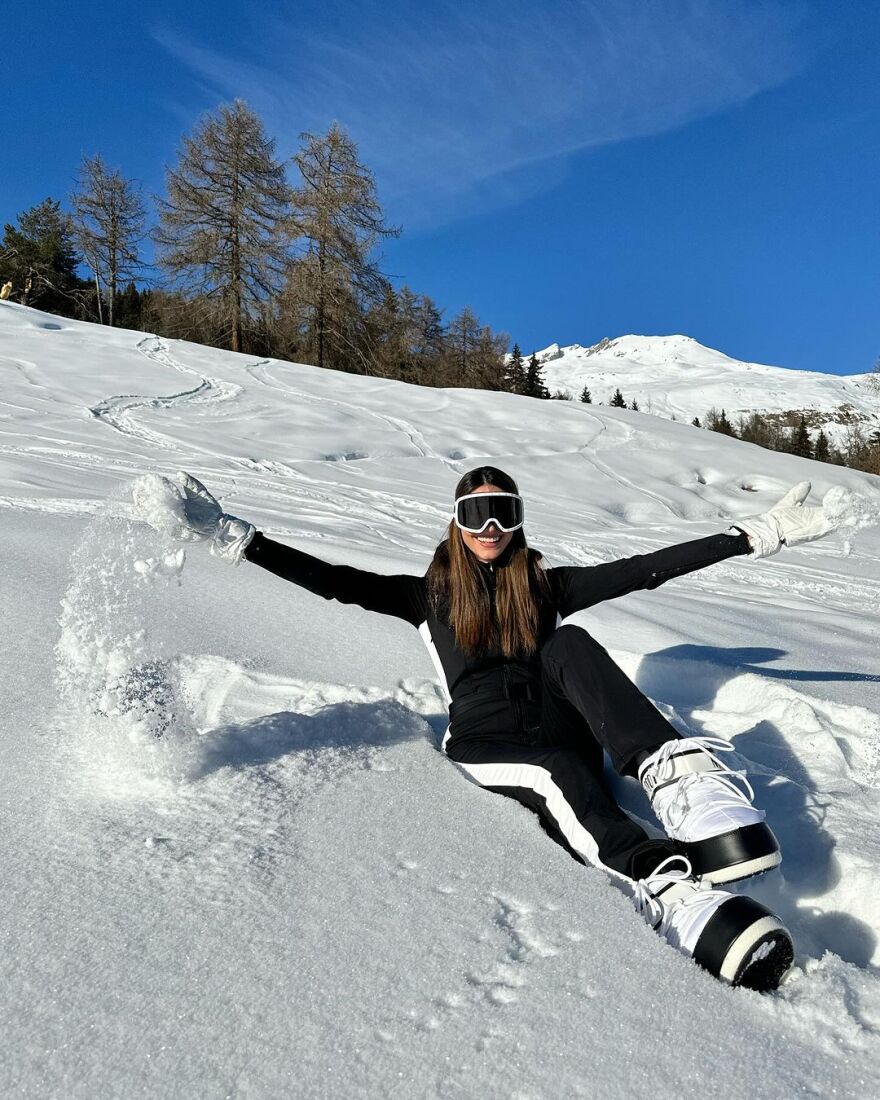 Ηλιάνα Παπαγεωργίου: Έφερε το… καλοκαίρι στις Άλπεις και ποζάρει με μπικίνι στα χιόνια