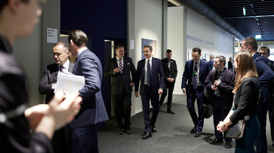 Θερμό τετ α τετ Μητσοτάκη - Φον ντερ Λάιεν στο περιθώριο του Οικονομικού Φόρουμ στο Νταβός, δείτε βίντεο