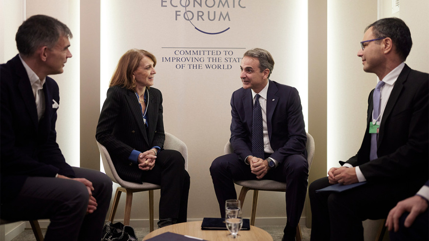 Θερμό τετ α τετ Μητσοτάκη - Φον ντερ Λάιεν στο περιθώριο του Οικονομικού Φόρουμ στο Νταβός, δείτε βίντεο