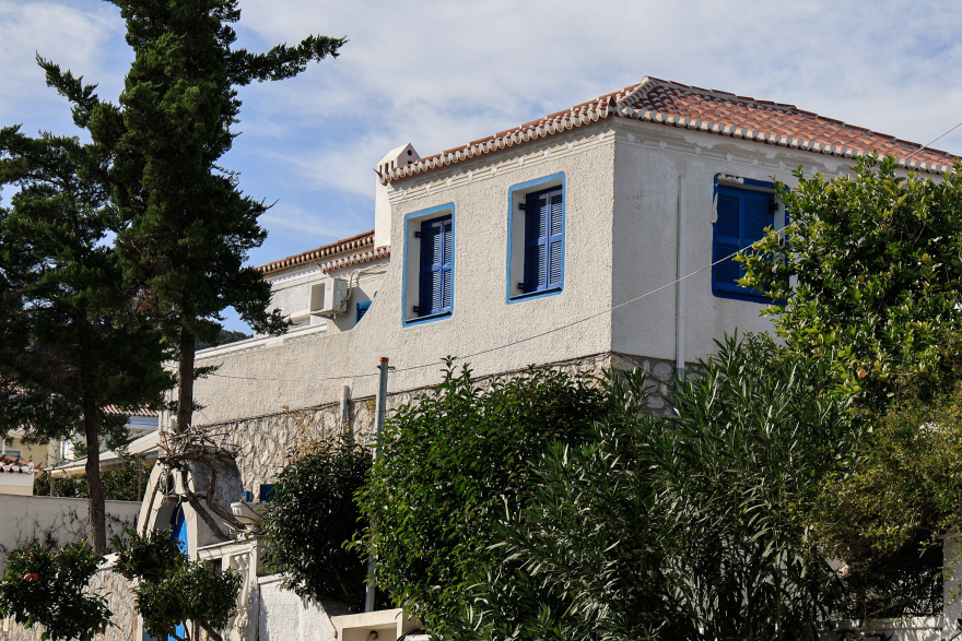 ΣΥΡΙΖΑ: Σαν σ' εκδρομή οι βουλευτές στις Σπέτσες για τη συνεδρίαση της ΚΟ - Δείτε 20 χαρακτηριστικά στιγμιότυπα