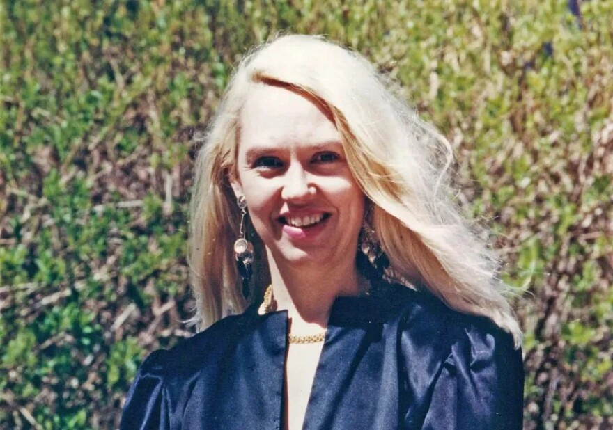 Αμερικανίδα σκότωσε τη μάνα της και την έκρυψε σε βαλίτσα για να της πάρει $1,5 εκατ. - Το μίσος της γεννήθηκε στη Σαντορίνη