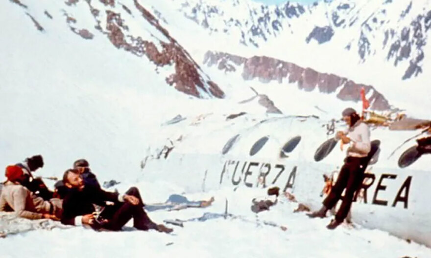 Society of the Snow: Οι κανίβαλοι των Άνδεων ζουν ανάμεσά μας - Η συγκλονιστική ιστορία επιβίωσης πίσω από την ταινία του Netflix