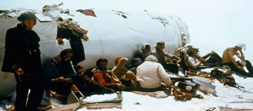 Society of the Snow: Οι κανίβαλοι των Άνδεων ζουν ανάμεσά μας - Η συγκλονιστική ιστορία επιβίωσης πίσω από την ταινία του Netflix