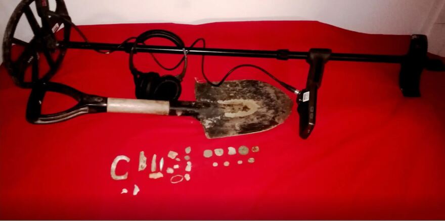 Έκανε παράνομη ανασκαφή στον αρχαιολογικό χώρο των Φιλίππων - Δείτε φωτογραφίες