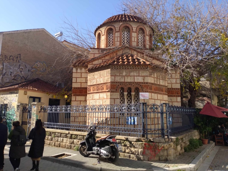 Ψυρρή: Viral η ιδιωτική εκκλησία που πωλείται - Είναι του 1936, το τάμα της οικογένειας