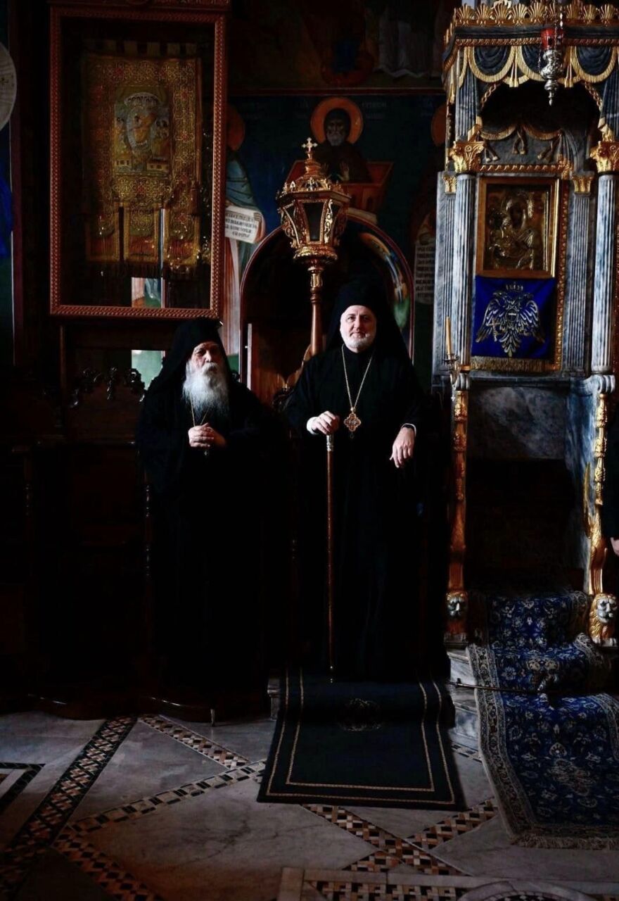 Παρουσία του Ελπιδοφόρου η ρίψη του Τιμίου Σταυρού στο Άγιον Όρος