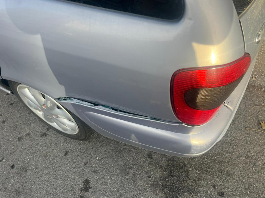 Επεισοδιακή διάρρηξη ΙΧ στη Θεσσαλονίκη - Οι δράστες συγκρούστηκαν με άλλο όχημα και διέφυγαν, δείτε φωτογραφίες