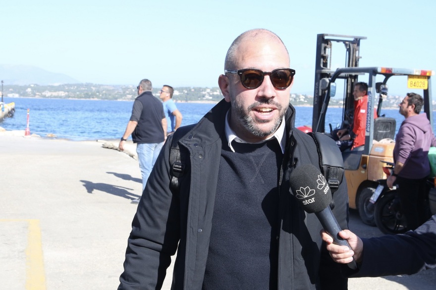 ΣΥΡΙΖΑ: Σαν σ' εκδρομή οι βουλευτές στις Σπέτσες για τη συνεδρίαση της ΚΟ - Δείτε 20 χαρακτηριστικά στιγμιότυπα