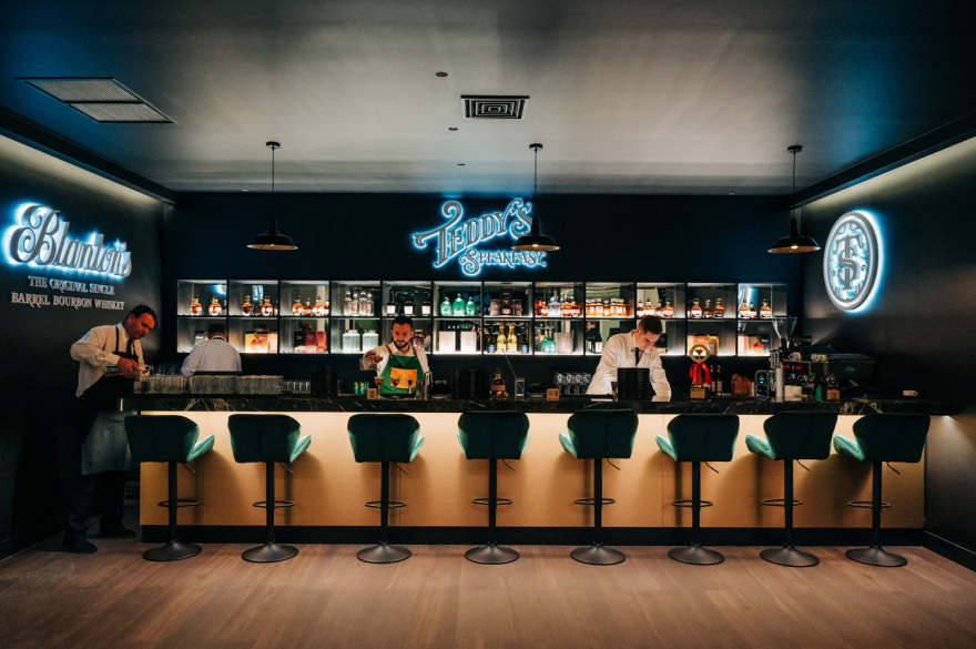 Το κλειστό γήπεδο μπάσκετ του ΟΑΚΑ μεταμορφώνεται: Το vip lounge, το cigar room και το μπαρ με τα premium ποτά