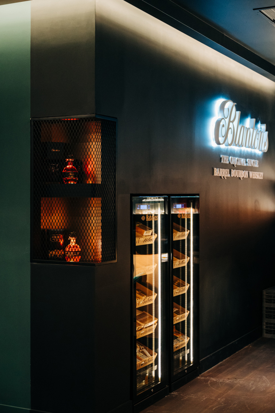 Το κλειστό γήπεδο μπάσκετ του ΟΑΚΑ μεταμορφώνεται: Το vip lounge, το cigar room και το μπαρ με τα premium ποτά