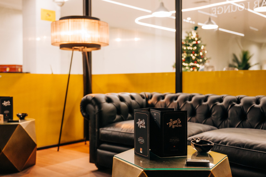 Το κλειστό γήπεδο μπάσκετ του ΟΑΚΑ μεταμορφώνεται: Το vip lounge, το cigar room και το μπαρ με τα premium ποτά