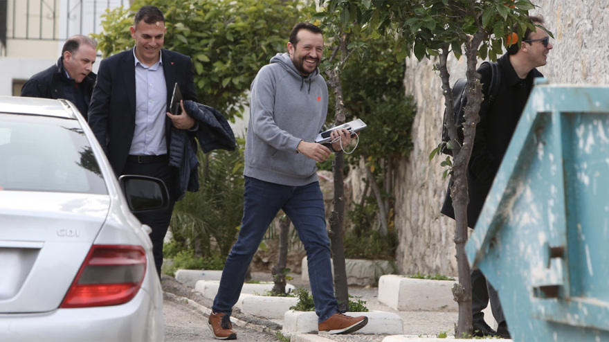 ΣΥΡΙΖΑ: Ροτόντες, τζάκι, powerpoint και vegan μπουφές στις Σπέτσες - Τι έγινε στη συνεδρίαση της ΚΟ στο σπίτι Κασσελάκη