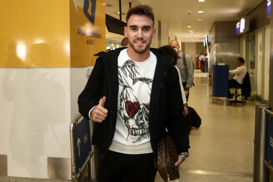 Ολυμπιακός: Στην Ελλάδα για να υπογράψουν ο Αντρέ Όρτα και ο Τσικίνιο - Βίντεο, φωτογραφίες 