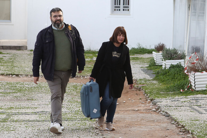 ΣΥΡΙΖΑ: Σαν σ' εκδρομή οι βουλευτές στις Σπέτσες για τη συνεδρίαση της ΚΟ - Δείτε 20 χαρακτηριστικά στιγμιότυπα