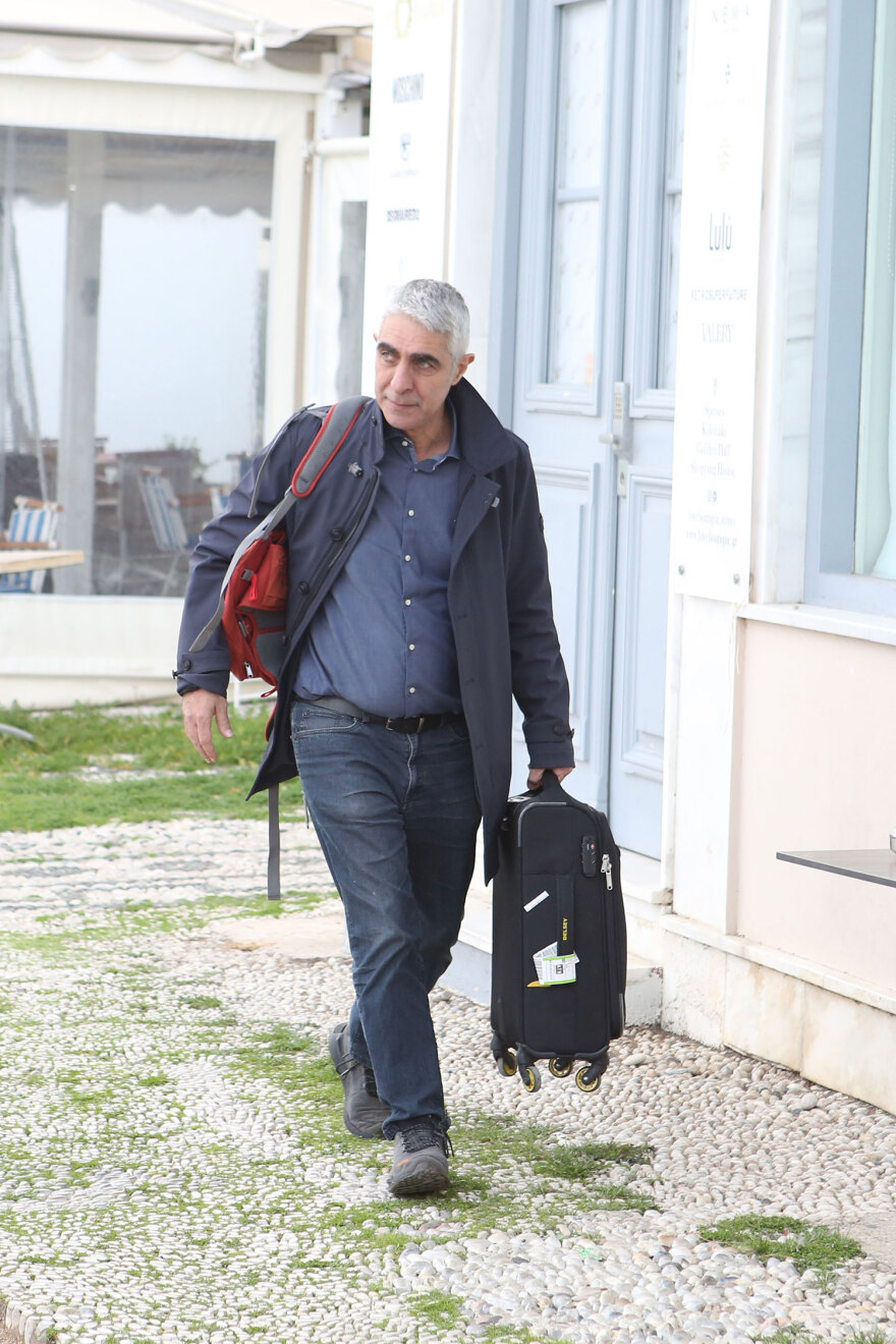 ΣΥΡΙΖΑ: Σαν σ' εκδρομή οι βουλευτές στις Σπέτσες για τη συνεδρίαση της ΚΟ - Δείτε 20 χαρακτηριστικά στιγμιότυπα