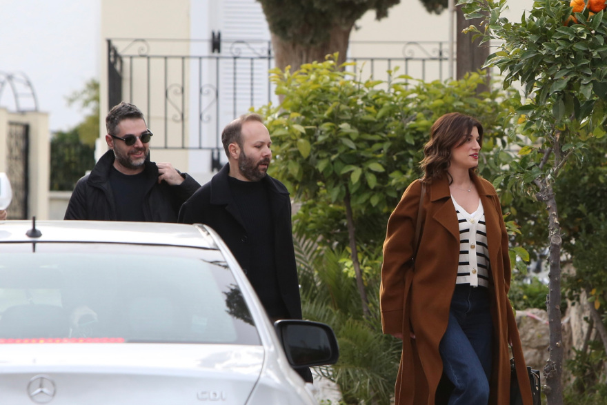 ΣΥΡΙΖΑ: Σαν σ' εκδρομή οι βουλευτές στις Σπέτσες για τη συνεδρίαση της ΚΟ - Δείτε 20 χαρακτηριστικά στιγμιότυπα