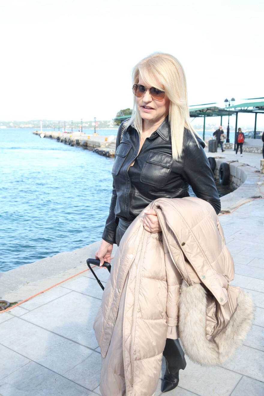 ΣΥΡΙΖΑ: Σαν σ' εκδρομή οι βουλευτές στις Σπέτσες για τη συνεδρίαση της ΚΟ - Δείτε 20 χαρακτηριστικά στιγμιότυπα