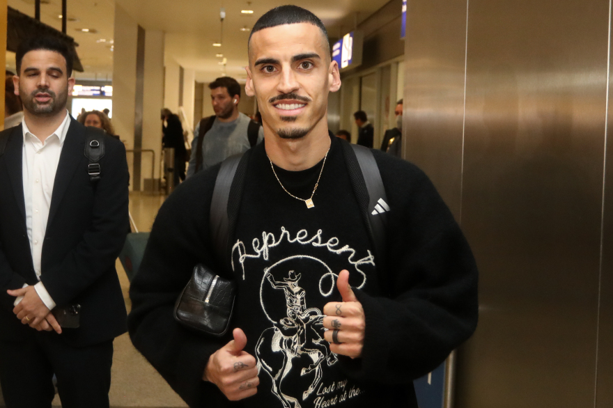 Ολυμπιακός: Στην Ελλάδα για να υπογράψουν ο Αντρέ Όρτα και ο Τσικίνιο - Βίντεο, φωτογραφίες 