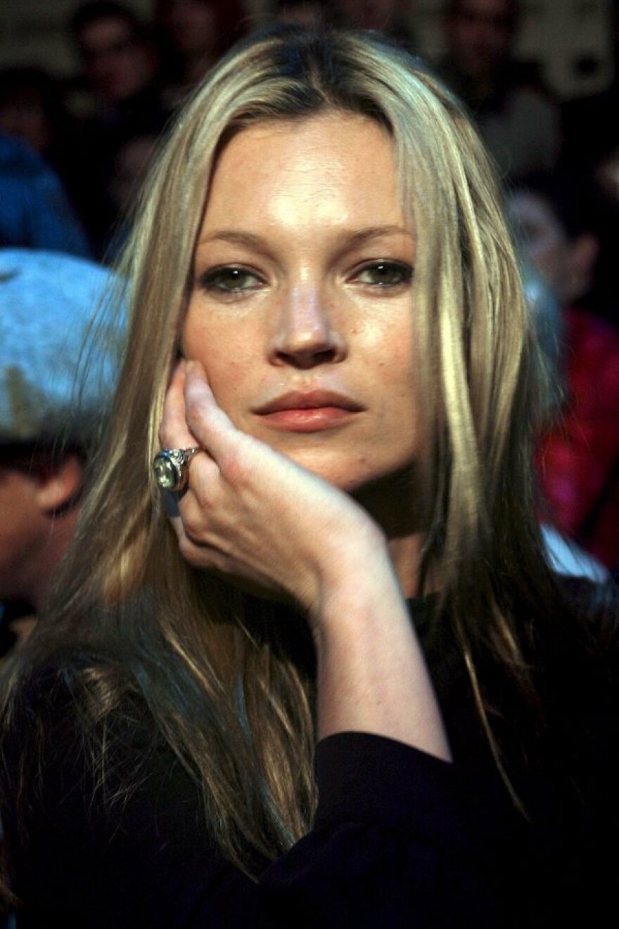 Κέιτ Μος: Το μόντελινγκ, ο εθισμός στα ναρκωτικά και ο θυελλώδης έρωτας με τον Τζόνι Ντεπ