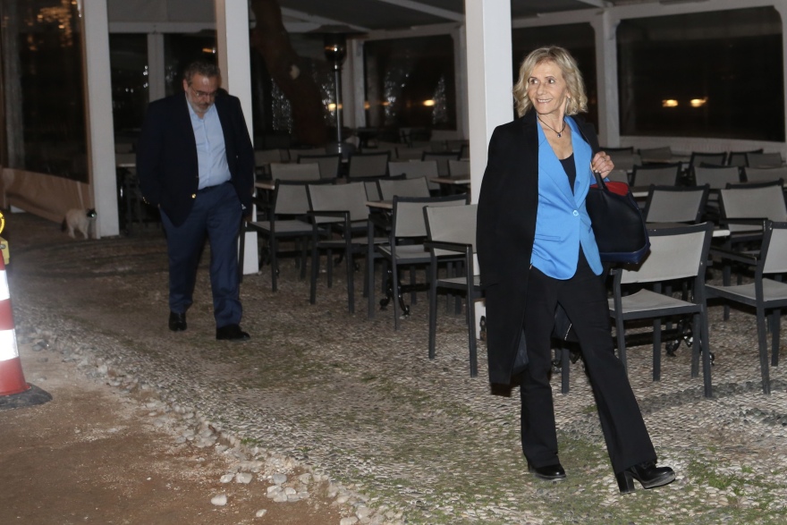 ΣΥΡΙΖΑ: Για ποτό μετά τη συζήτηση στο σπίτι του Κασσελάκη στις Σπέτσες - Δείτε βίντεο