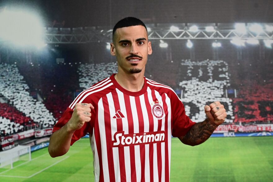 Ο Ολυμπιακός ανακοίνωσε την απόκτηση του Τσικίνιο