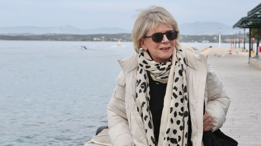 Τα μυστικά των Σπετσών: Τα αναμνηστικά δώρα στους βουλευτές του ΣΥΡΙΖΑ και τα... μαθήματα social media