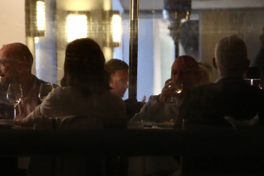 Παραπλάνηση Κασσελάκη στις Σπέτσες: Πήγε κρυφά στο εστιατόριο, έκαναν το γύρο του τετραγώνου βουλευτές, για να κρυφτούν από τις κάμερες