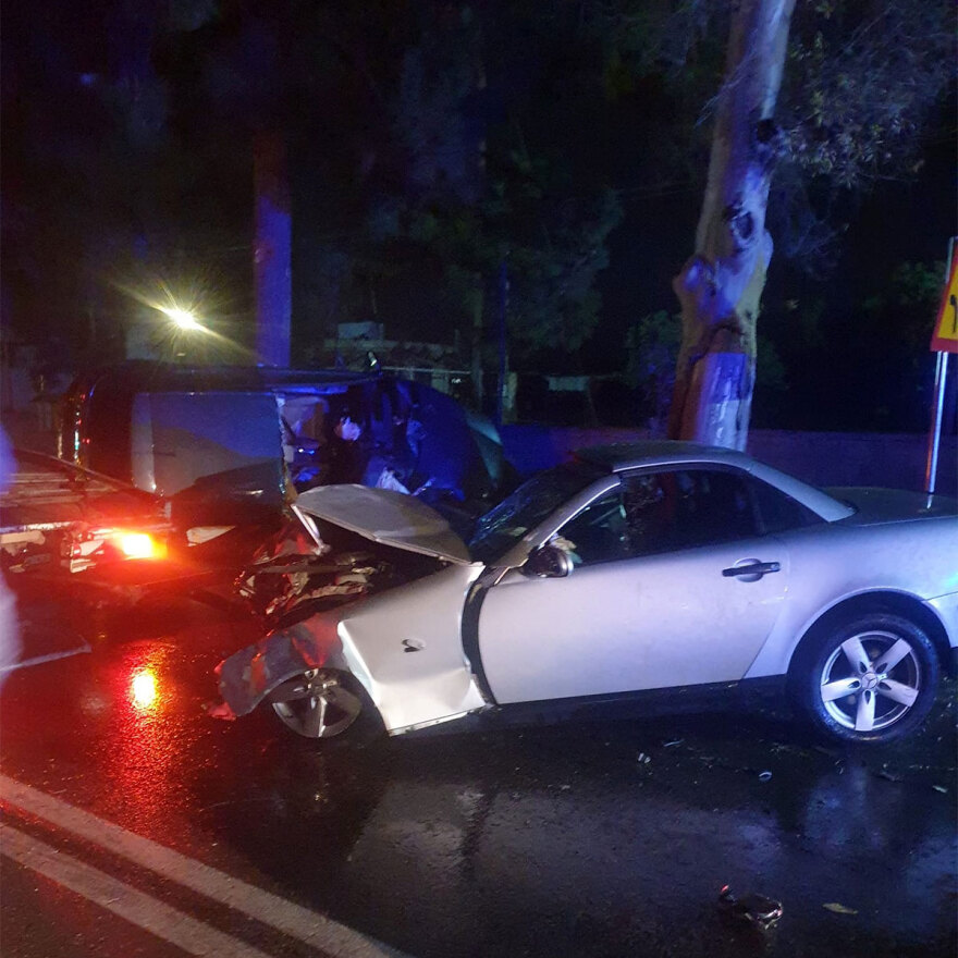 Τραγωδία στα Μέγαρα: Ένας νεαρός νεκρός και τρεις τραυματίες σε τροχαίο - Βίντεο με τη στιγμή της σύγκρουσης