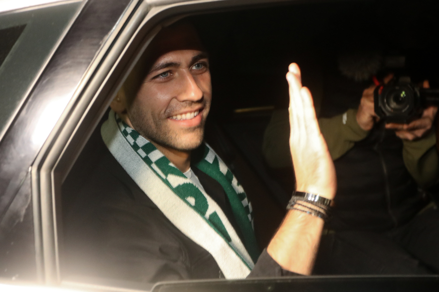 Μπακασέτας: Επέστρεψε στην Ελλάδα για λογαριασμό του Παναθηναϊκού - «Νέα πρόκληση στην καριέρα μου, θρύλος ο Τερίμ» - Βίντεο