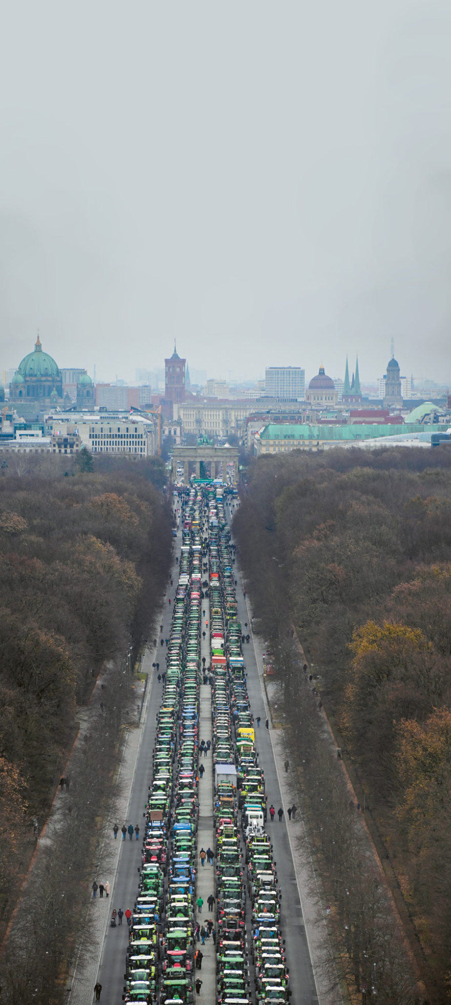 Αγρότες: Και στις Βρυξέλλες κινητοποιήσεις - Παραμένουν τα τρακτέρ σε γερμανικούς και γαλλικούς δρόμους 