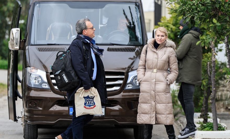 ΣΥΡΙΖΑ: Το παρασκήνιο του τριήμερου στις Σπέτσες - Το κάστινγκ Κασσελάκη,  τα κενά στο πρόγραμμα και οι βολές για «κοσμικές στήλες»