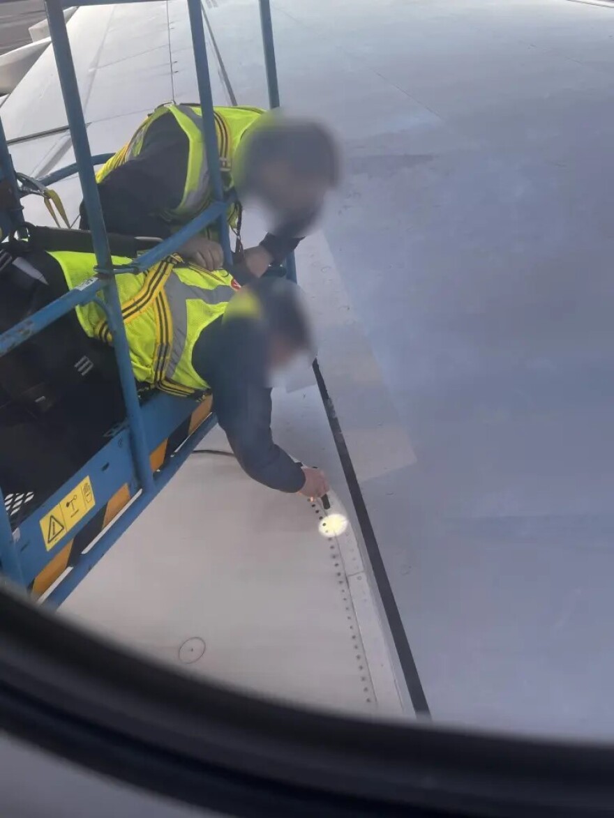 Αναστάτωση σε πτήση της Virgin – Έλειπαν βίδες από το φτερό του Airbus