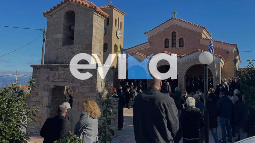 Χαλκίδα: Ράγισαν καρδιές στην κηδεία του Σάκη που δολοφονήθηκε από την 39χρονη