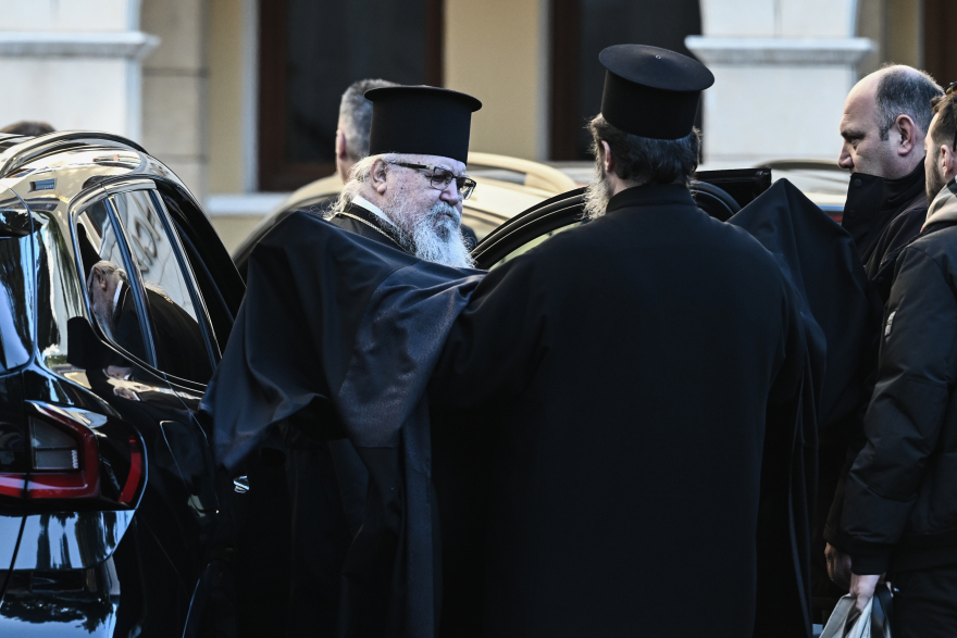 Ιερά Σύνοδος: Ομόφωνο όχι στον γάμο και την τεκνοθεσία των ομόφυλων ζευγαριών