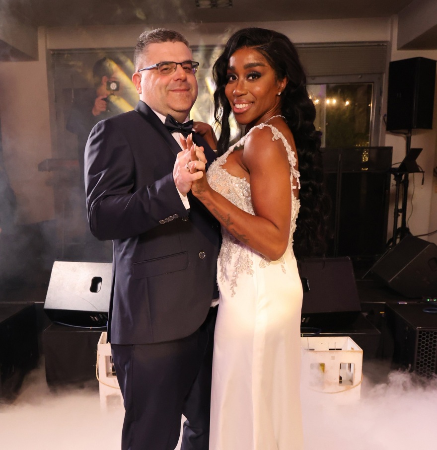 Ελίζαμπεθ Ελέτσι: Στον γάμο της το πάρτι φοροδιαφυγής - «Ήταν όλα ανταποδοτικά από γνωριμίες μου» λέει η ίδια