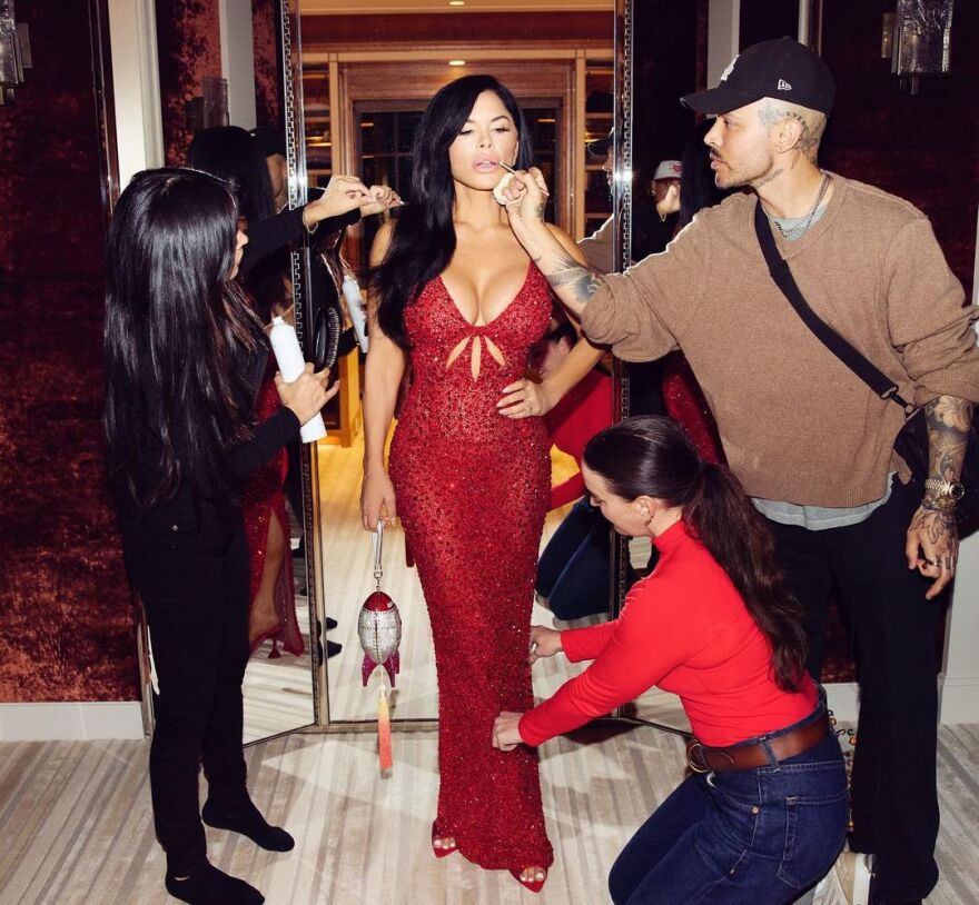 Λόρεν Σάντσεζ: 800 ώρες χρειάστηκαν για να φτιαχτεί το φόρεμα που έβαλε στο πάρτι του Τζεφ Μπέζος