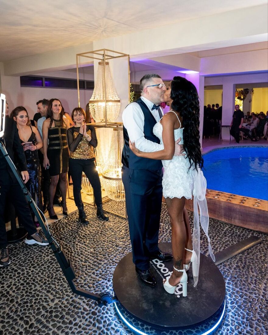 Ελίζαμπεθ Ελέτσι: Έλεγχος της ΑΑΔΕ και στο ινστιτούτο ομορφιάς της - Έψαξαν μέχρι την απόδειξη από το σούπερ μάρκετ