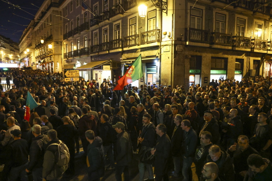 Πορτογαλία: Στους δρόμους χιλιάδες αστυνομικοί ζητώντας μεγαλύτερες αμοιβές
