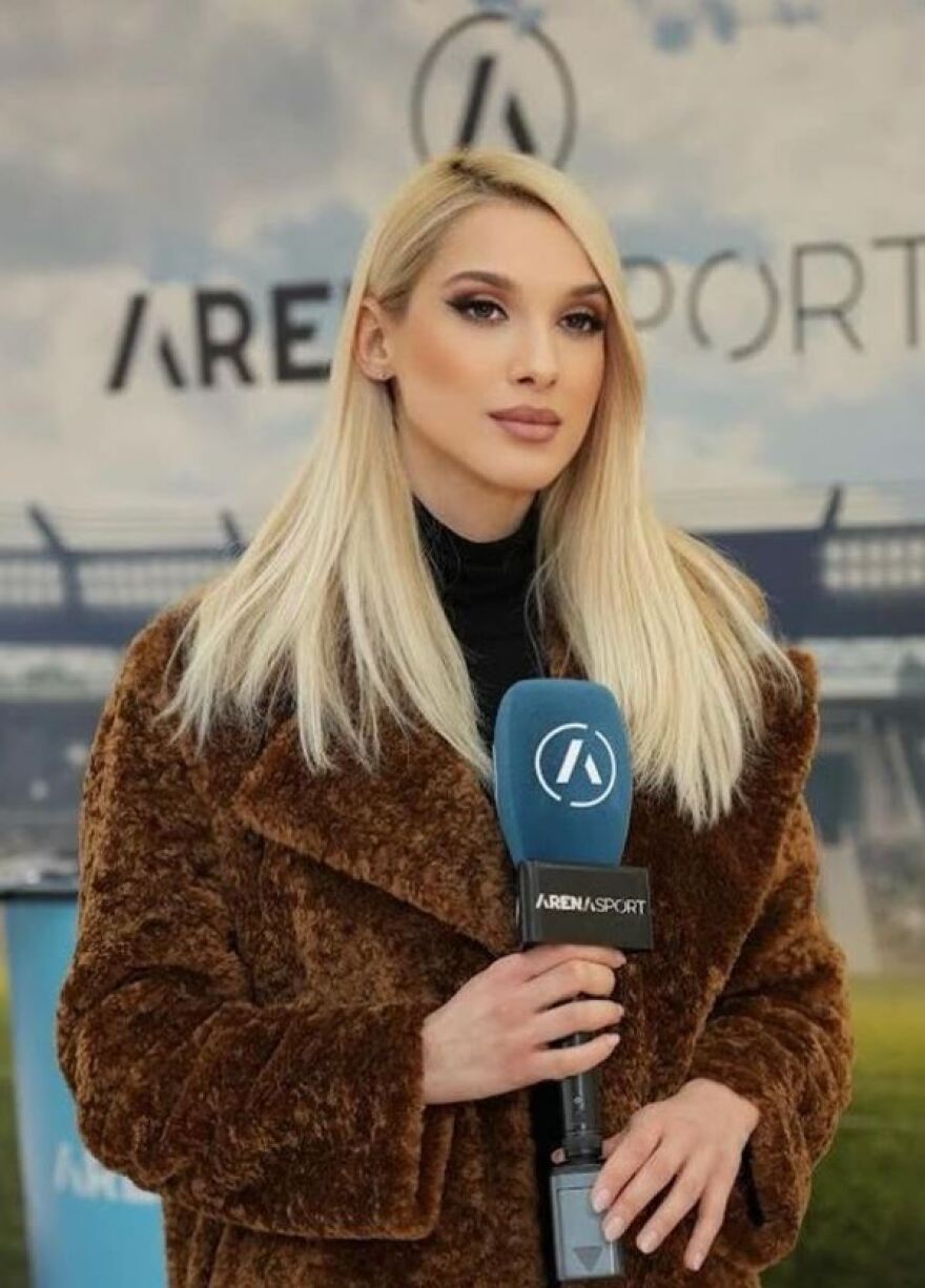 Κριστίνα Τόμιτς: Η καλλονή ρεπόρτερ από τη Σερβία που έκλεψε την παράσταση στο Μακάμπι-Παναθηναϊκός - Φωτογραφίες 