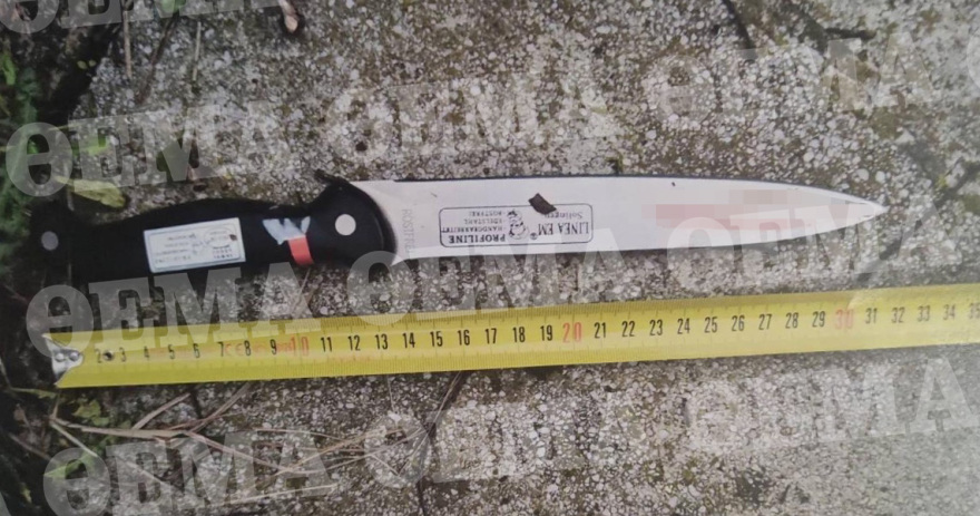 Φωτογραφίες-ντοκουμέντα από τη δολοφονία του 43χρονου στη Χαλκίδα: Τα δύο μαχαίρια της 39χρονης και το λευκό αυτοκίνητο