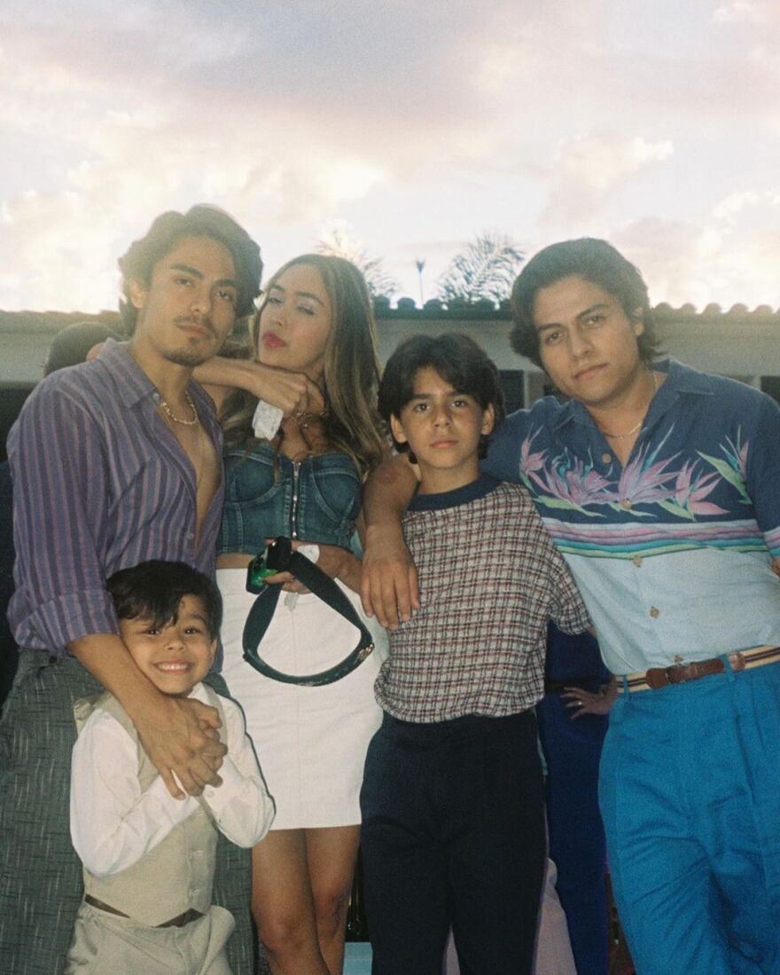 Griselda: Οι φωτογραφίες από τα γυρίσματα της σειράς του Netflix