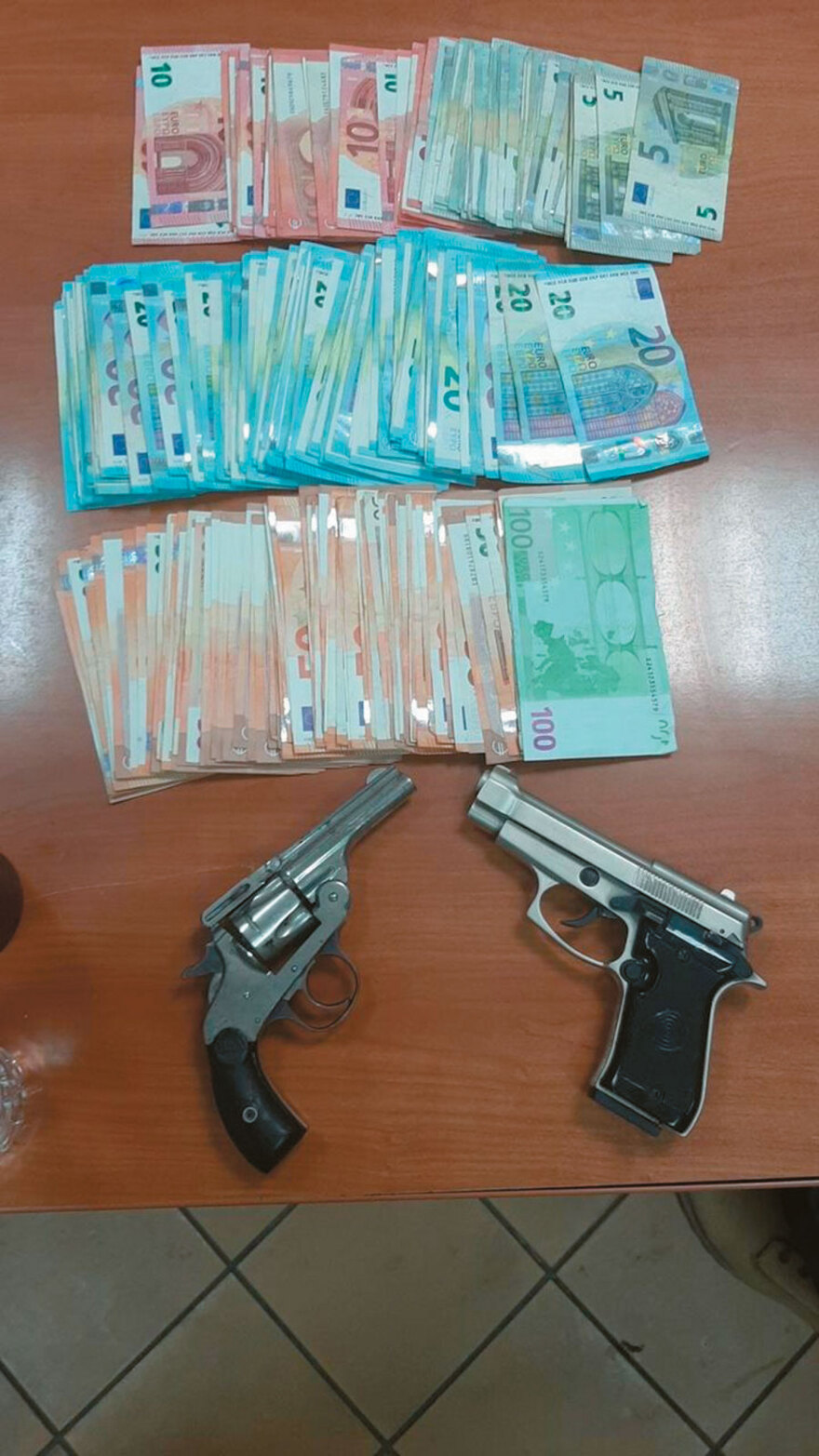 Greek Mafia: Βρήκαν λογαριασμούς, θυρίδες και ακίνητα