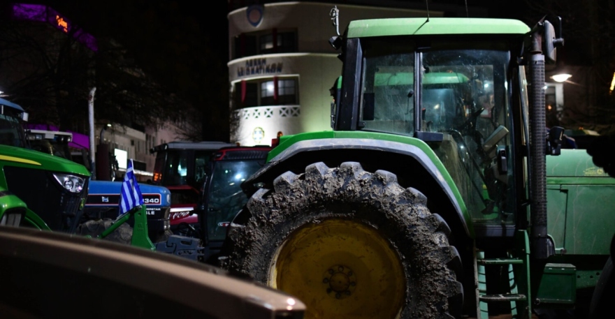 Αγροτικές κινητοποιήσεις: Οι αγρότες της Λάρισας «ζεσταίνουν» τα τρακτέρ για το αυριανό συλλαλητήριο