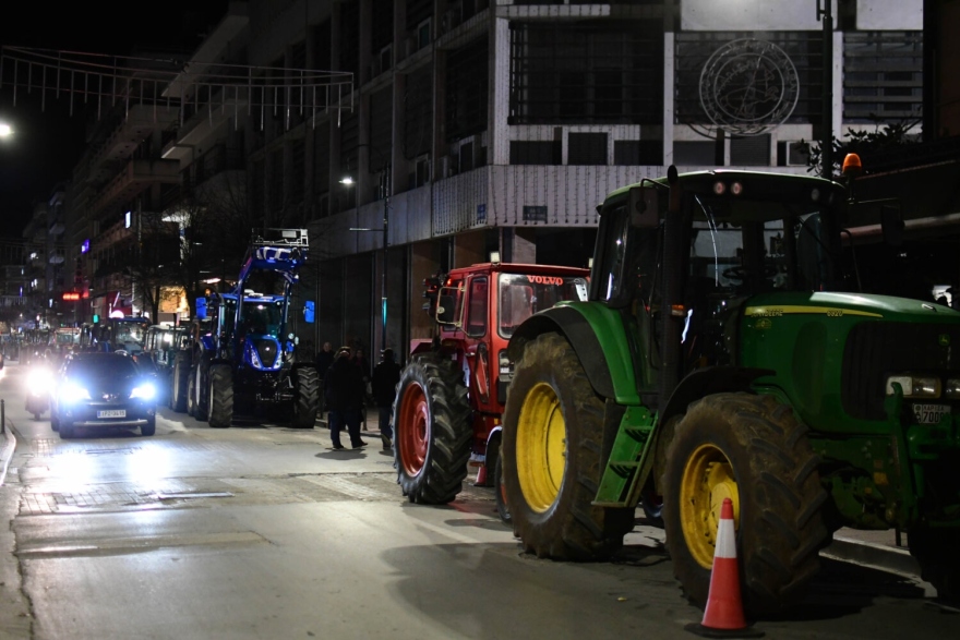 Αγροτικές κινητοποιήσεις: Οι αγρότες της Λάρισας «ζεσταίνουν» τα τρακτέρ για το αυριανό συλλαλητήριο