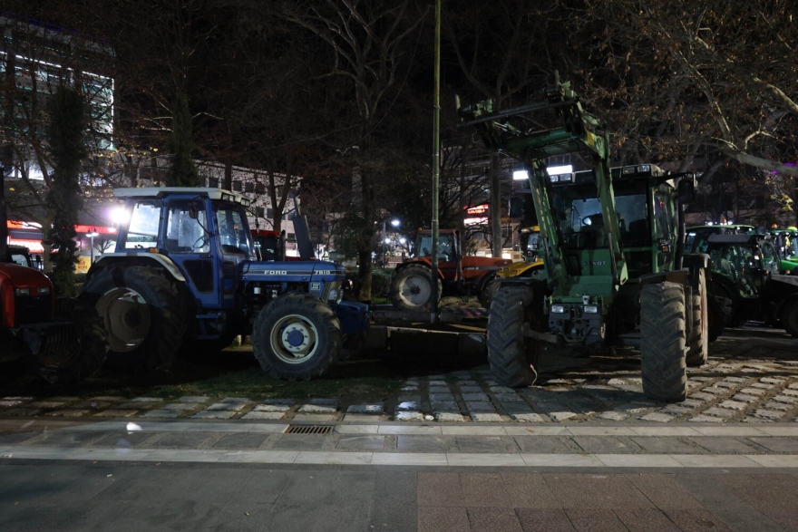 Αγροτικές κινητοποιήσεις: Οι αγρότες της Λάρισας «ζεσταίνουν» τα τρακτέρ για το αυριανό συλλαλητήριο