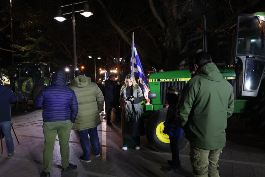 Αγροτικές κινητοποιήσεις: Οι αγρότες της Λάρισας «ζεσταίνουν» τα τρακτέρ για το αυριανό συλλαλητήριο