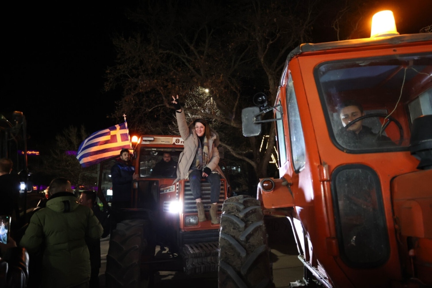 Αγροτικές κινητοποιήσεις: Οι αγρότες της Λάρισας «ζεσταίνουν» τα τρακτέρ για το αυριανό συλλαλητήριο