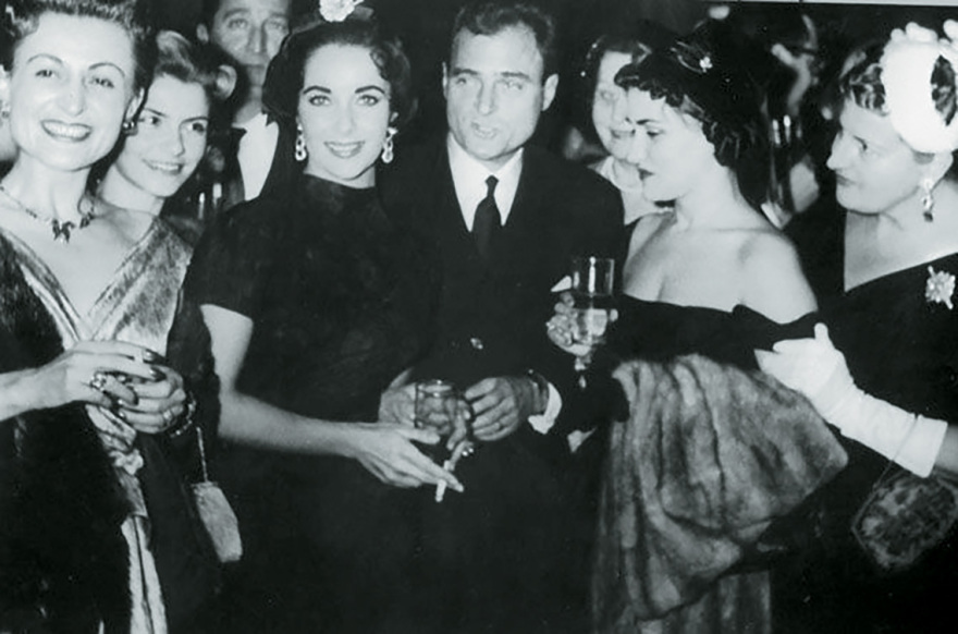 150 χρόνια Grande Bretagne: Η γραφίδα του σύγχρονου αστικού πολιτισμού