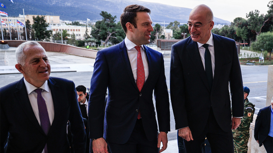 Στέφανος Κασσελάκης: Πήγε στο Πεντάγωνο και ενημερώθηκε από τον Δένδια